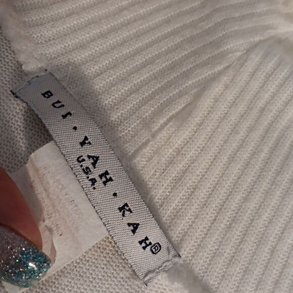 Bui Yah Kah Sleeveless Knit Sweater - Picture 6 of 7